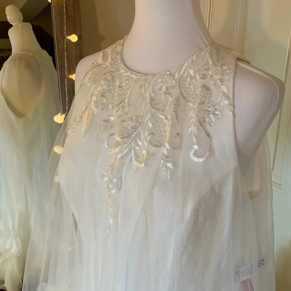 Mac Duggal White Floral Appliqué Tulle Cocktail Dress - Picture 6 of 16